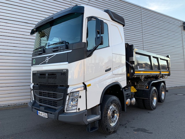 3-Achs-Kipper-li.-Volvo-FH-6x4
