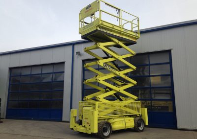 Scherenbühnen JGL M 4069 mit Stützen