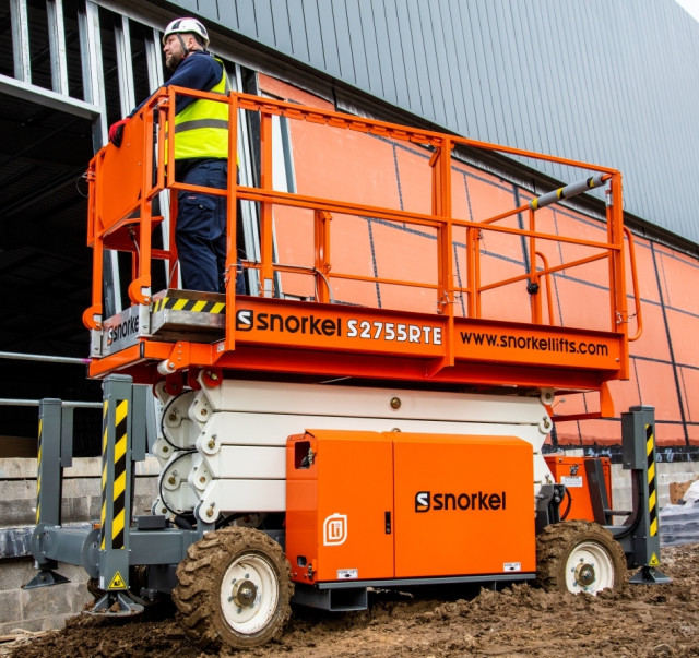 10m Scherenbühne mit Stützen